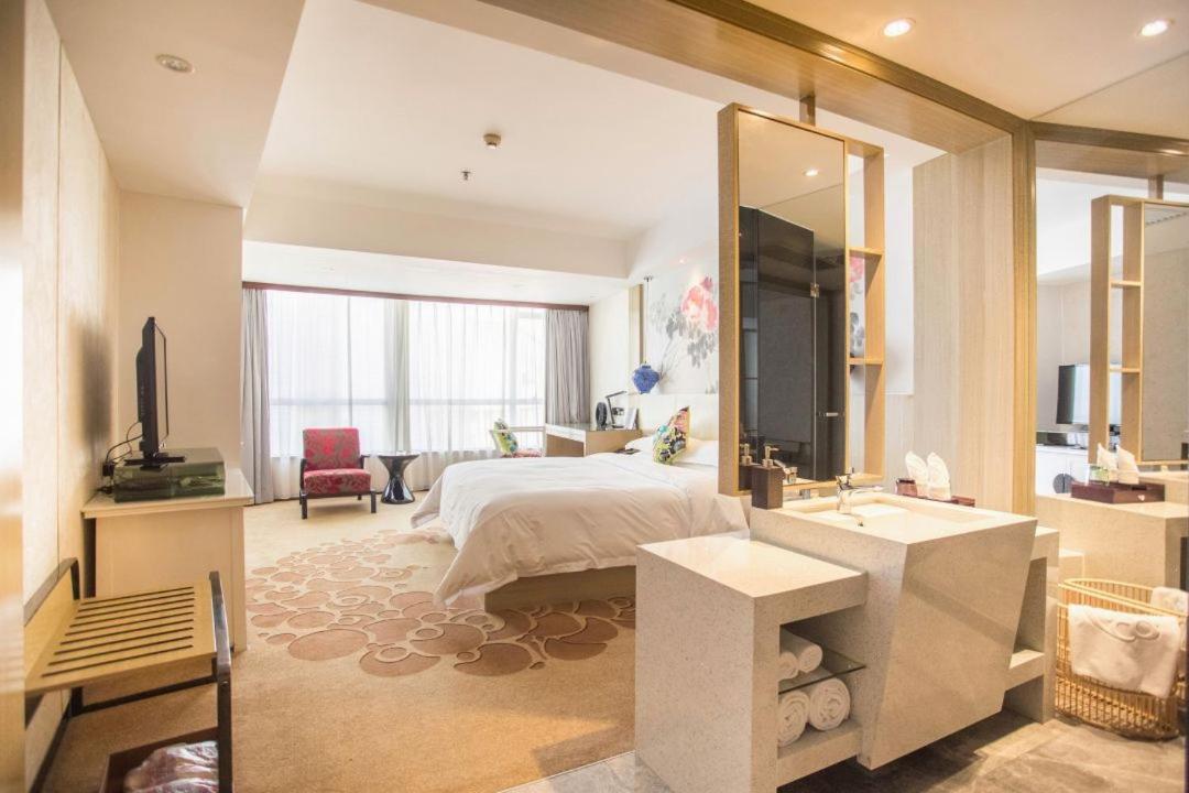Paco Hotel Beijing Road Pedestrian Street Tuanyida Metro Гуанджоу Екстериор снимка